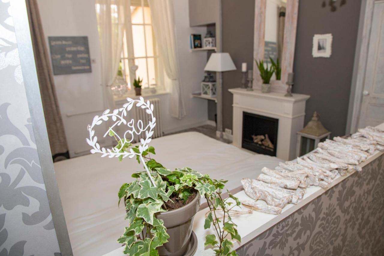 Les Suites De La Domaine Chateau De Fretoy Morlet Экстерьер фото